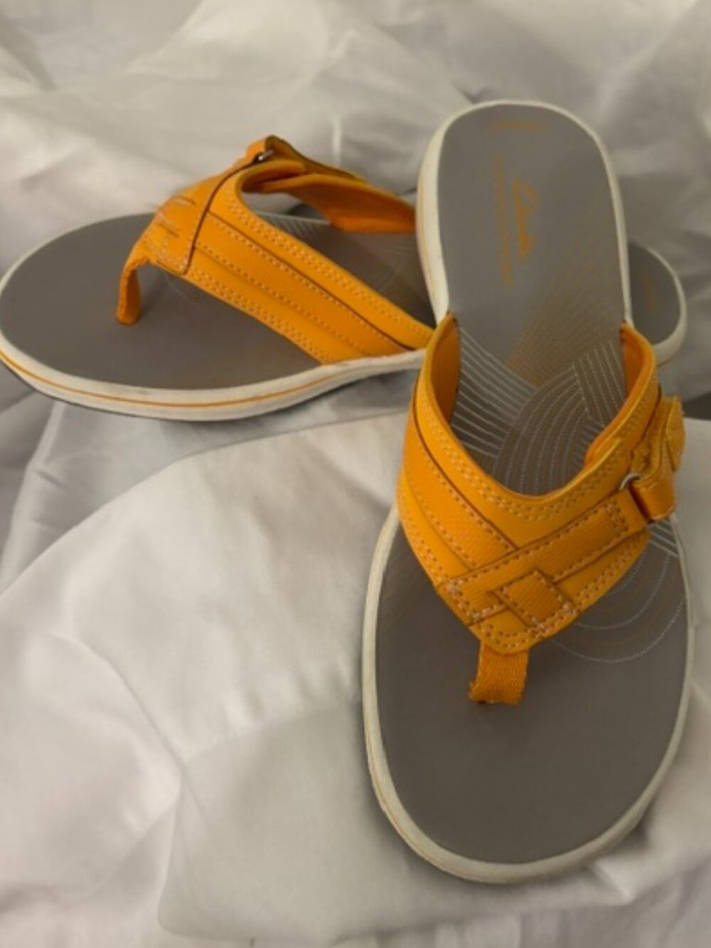 Clarks Cloud Steppers Breeze Sea Sandals Tangerine Orange Cushioned NWOT 8M
